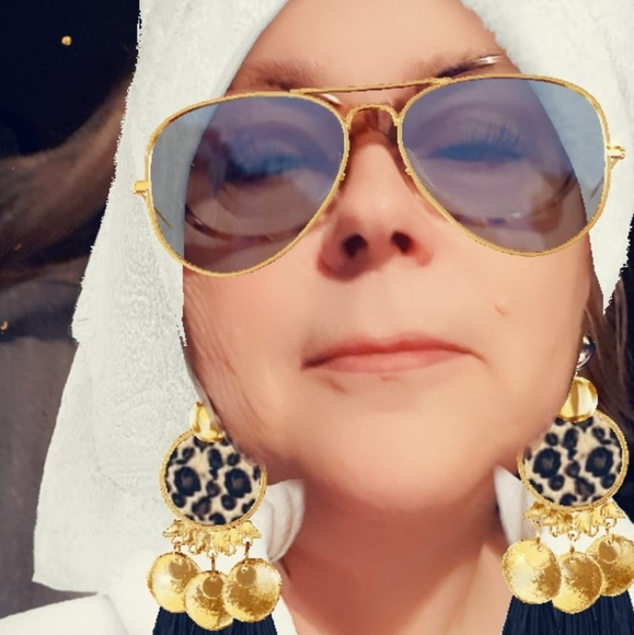 Meet your Posher, Kelly - Picture 1 of 1